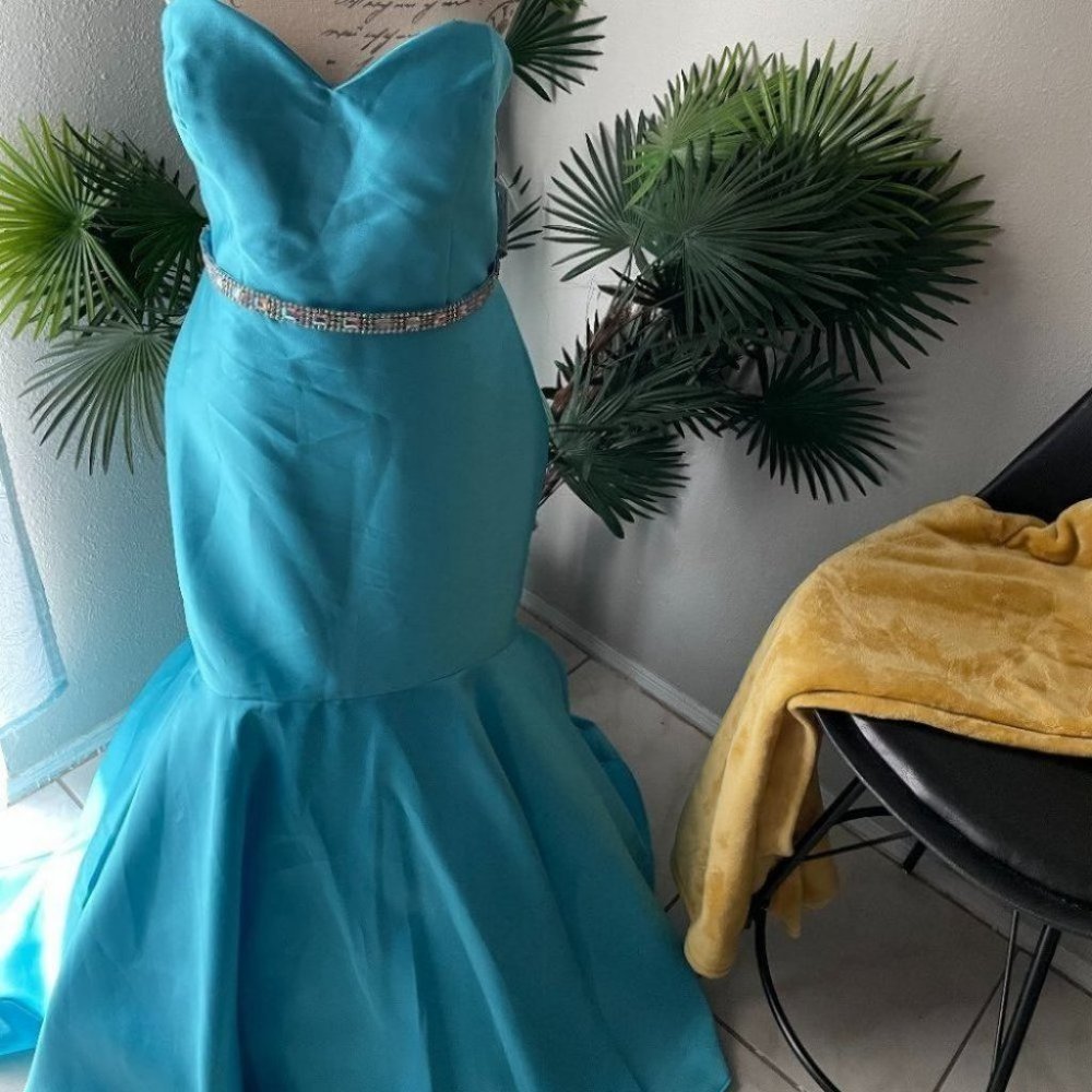 Jovani strapless mermaid dress for prom